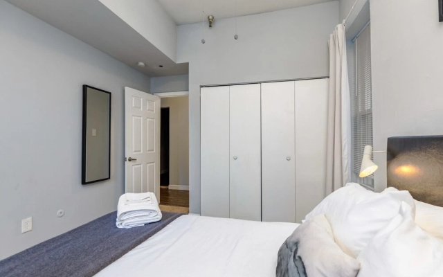 photo 2 of Updated CWE 1BR Near BJC by Zencity