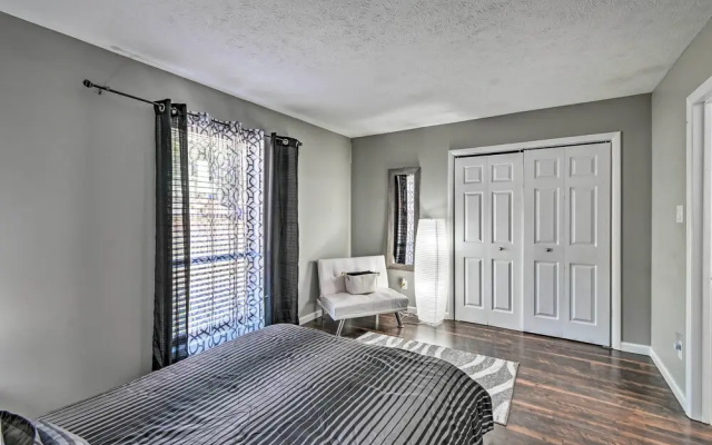 photo 2 of Updated Fayetville Townhome-away-from-home w/ Yard