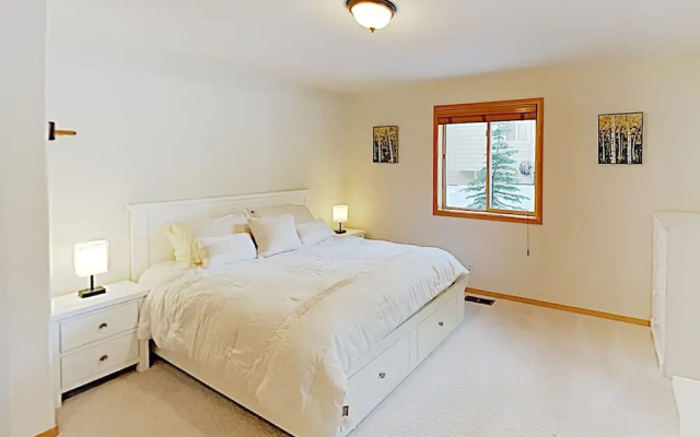 photo 4 of Updated Lodge-Style Home w/ Prime Donner Location! home