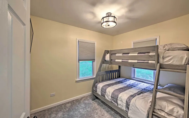 photo 2 of Updated Twin Lakes Cottage, Walk to Lake Mary