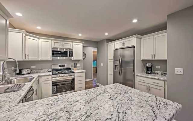 photo 4 of Updated Twin Lakes Cottage, Walk to Lake Mary