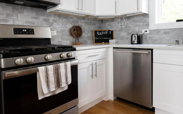 photo 5 of Updated West Town 2BR with W&D by Zencity
