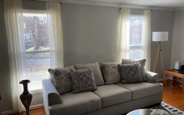 photo 2 of Upgraded, beautiful 4 BD Colonial in Silver Spring