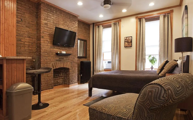 photo 2 of Upper Yorkville Suites