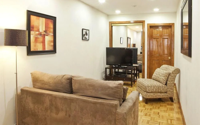 photo 3 of Upper Yorkville Suites