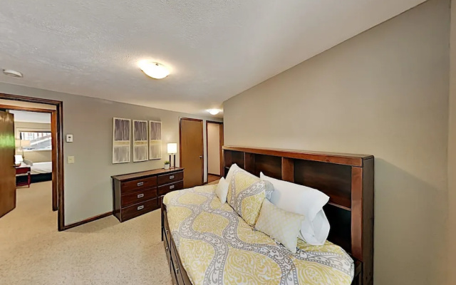 photo 5 of Upscale Eagle-vail By Beaver Creek Resort 4 Bedroom Duplex