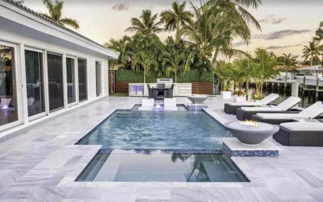 photo 2 of Upscale Pompano Beach Getaway home, 3 bed, 2 bath, Sleeps 8