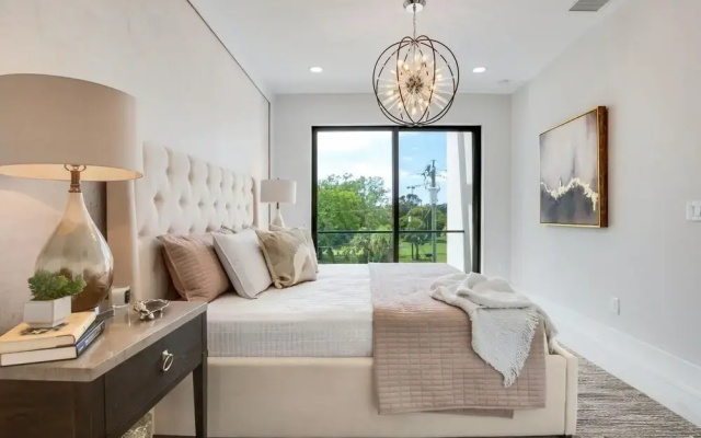 photo 5 of Uptown Luxury On Audubon 4 Bedroom Townhouse by RedAwning
