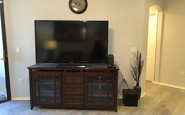 photo 4 of Uptown Simplicity - 3 Bedroom by Casago