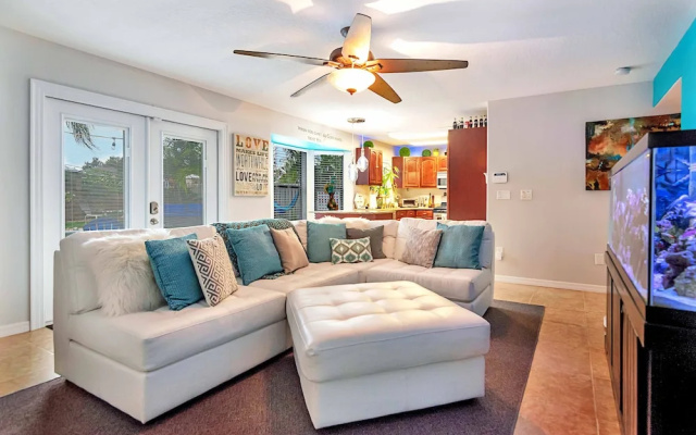 photo 2 of Urban Oasis W/hot Tub, Heated Pool And Private Movie Theater 2 Bedroom Home by RedAwning