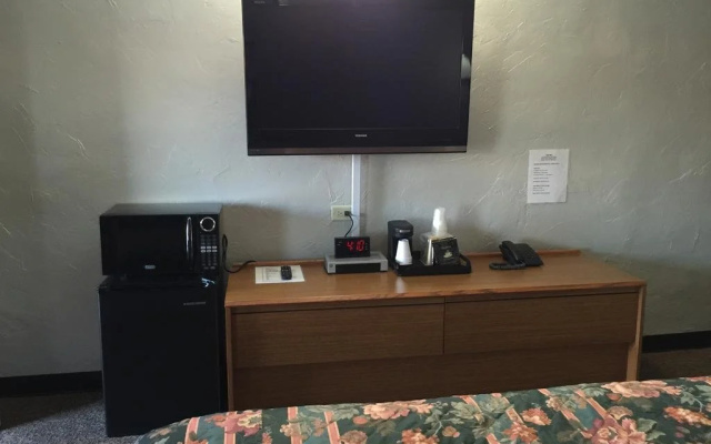 photo 3 of USA Inn