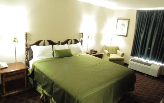 photo 3 of Usa Inn And Suites Springfield Ohio