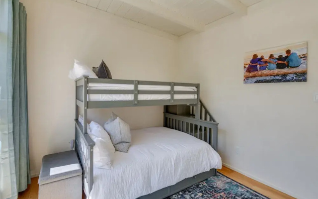 photo 3 of Vacation Rental Home ~ 1 Mi to Carmel Beach!