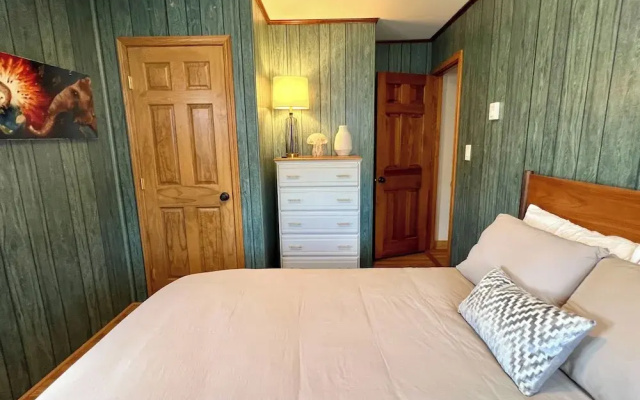photo 5 of Vacation Rental Home ~ 2 Mi to Windham Mountain!