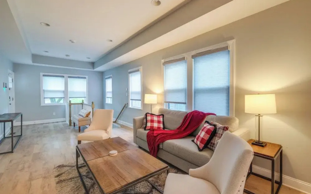 photo 2 of Vacation Rental w/ Yard in Washington, DC, Area