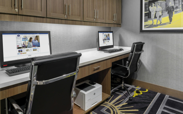 photo 3 of Hampton Inn & Suites Los Angeles/Hollywood
