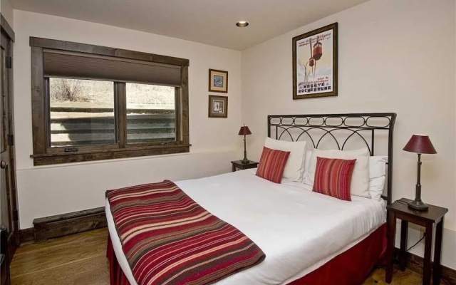 photo 4 of Vail Point #40 4 Bedrooms 3 Bathrooms Condo
