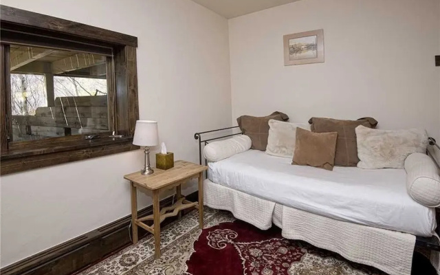 photo 5 of Vail Point #40 4 Bedrooms 3 Bathrooms Condo