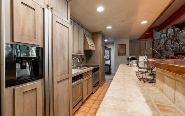 photo 2 of Vail Realty 2 Bedroom Condo by RedAwning