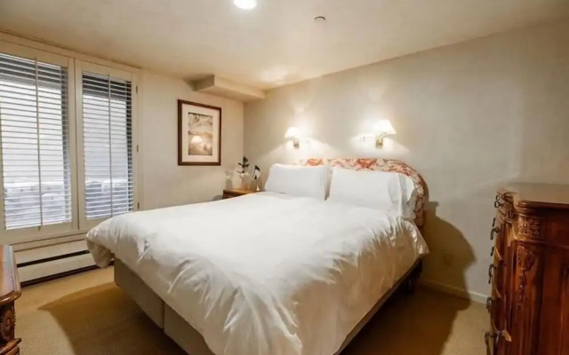 photo 3 of Vail Realty 2 Bedroom Condo by RedAwning