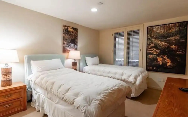 photo 4 of Vail Realty 2 Bedroom Condo by RedAwning