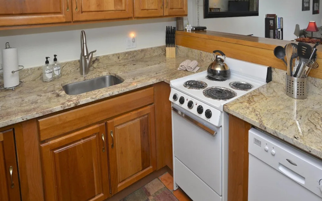 photo 4 of Vail Trails East #7b 1 Bedroom Condo by RedAwning