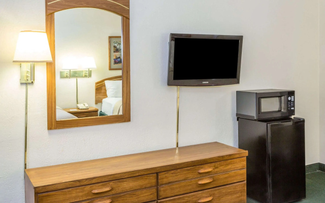 photo 5 of Days Inn by Wyndham Lake Park/Valdosta