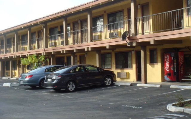 photo 4 of Valley Inn San Jose