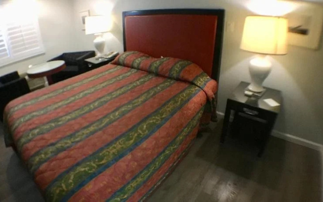 photo 3 of Valley Motel