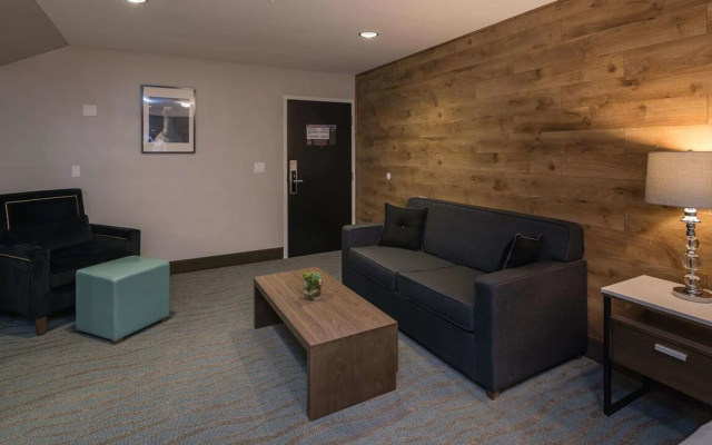 photo 2 of The Row Hotel