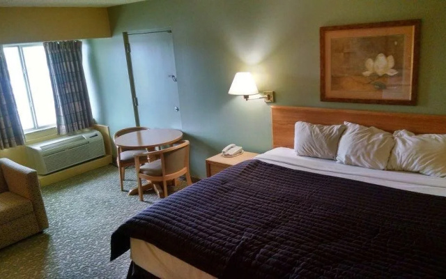 photo 3 of Valley West Inn
