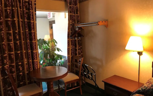 photo 3 of Value Inn