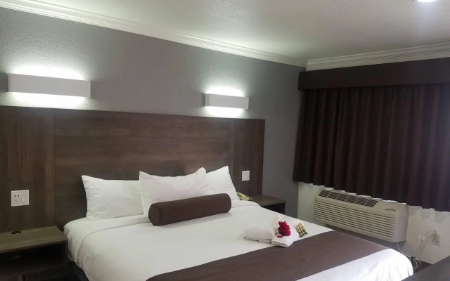photo 3 of Value Inn Bellflower