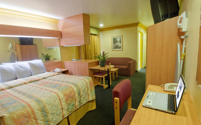 photo 2 of H3 Inn & Suites LAX Airport