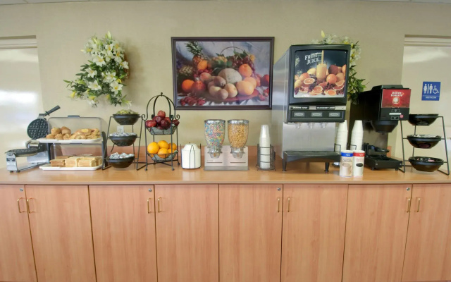 photo 4 of H3 Inn & Suites LAX Airport