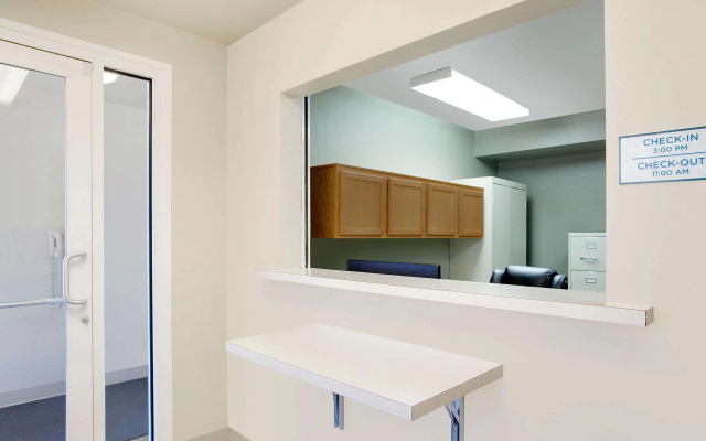 photo 2 of WoodSpring Suites Baton Rouge East I-12