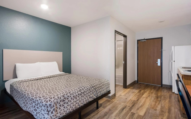 photo 2 of WoodSpring Suites Greenville Central I-85