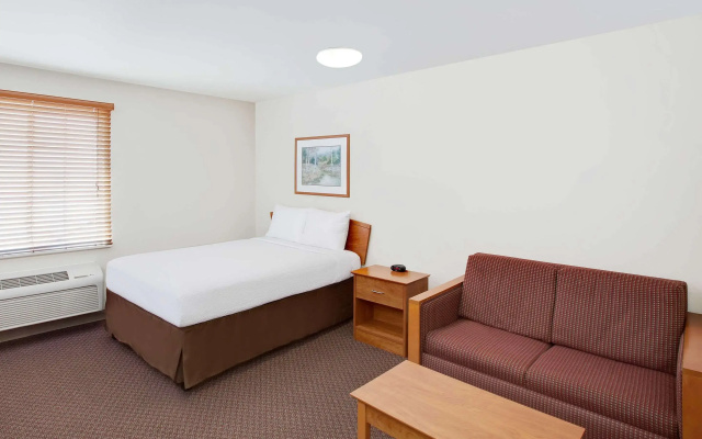 photo 3 of WoodSpring Suites Houston Westchase