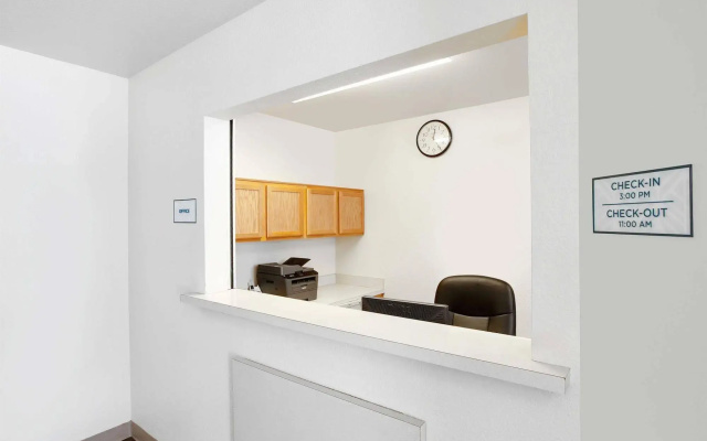 photo 5 of WoodSpring Suites Houston Westchase