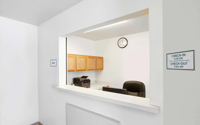 photo 2 of WoodSpring Suites Houston Willowbrook