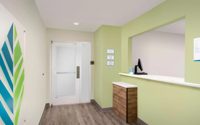 photo 2 of Woodspring Suites Huntsville Madison