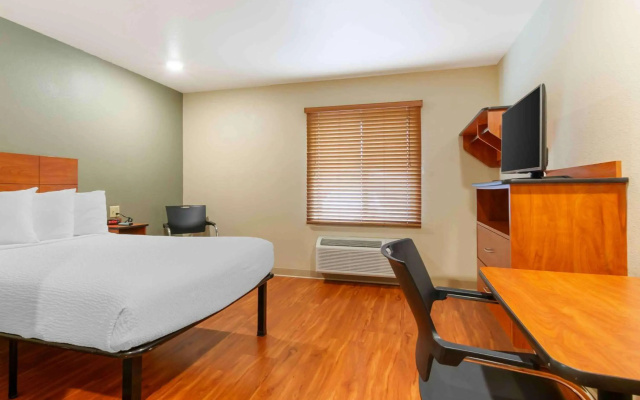 photo 2 of Extended Stay America Select Suites - Kansas City - Stadium