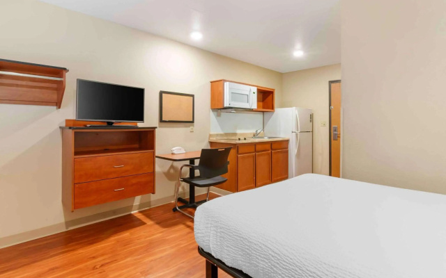 photo 3 of Extended Stay America Select Suites - Kansas City - Stadium