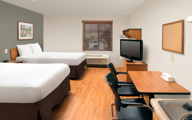 photo 3 of Studio 6 Extended Stay Cincinnati Sharonville OH