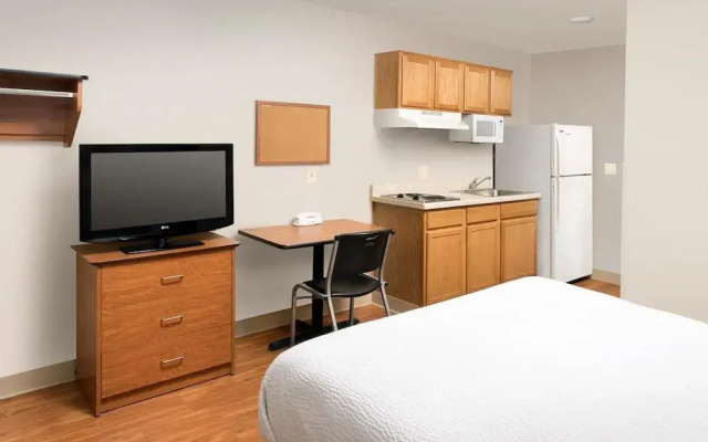 photo 5 of Studio 6 Extended Stay Cincinnati Sharonville OH