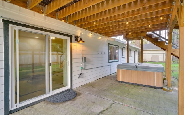 photo 2 of Vancouver Vacation Rental 16 Mi to Portland!