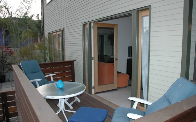 photo 3 of VE Venice Suite B by RedAwning