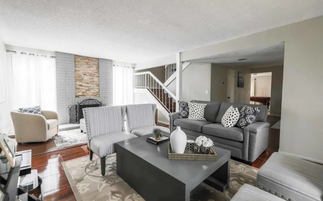 photo 2 of Vegas Delight | Lovely 4Bd w/ Sparkling Pool!