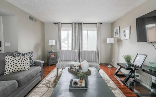 photo 5 of Vegas Delight | Lovely 4Bd w/ Sparkling Pool!