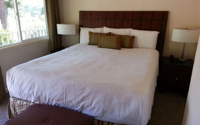 photo 2 of Vendange Carmel Inn & Suites
